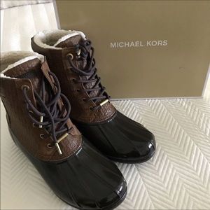 🛑SOLD🛑 Michael Kors Snow Boot